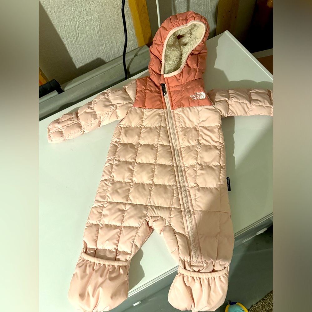 The Northface Girls’ Snowsuit in Pink 3-6Mos